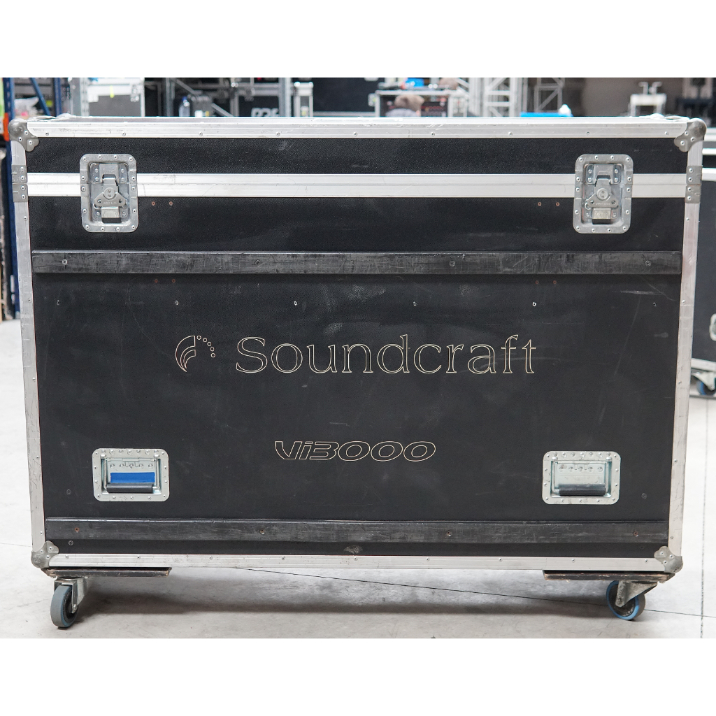 Soundcraft VI3000 with VI STAGEBOX