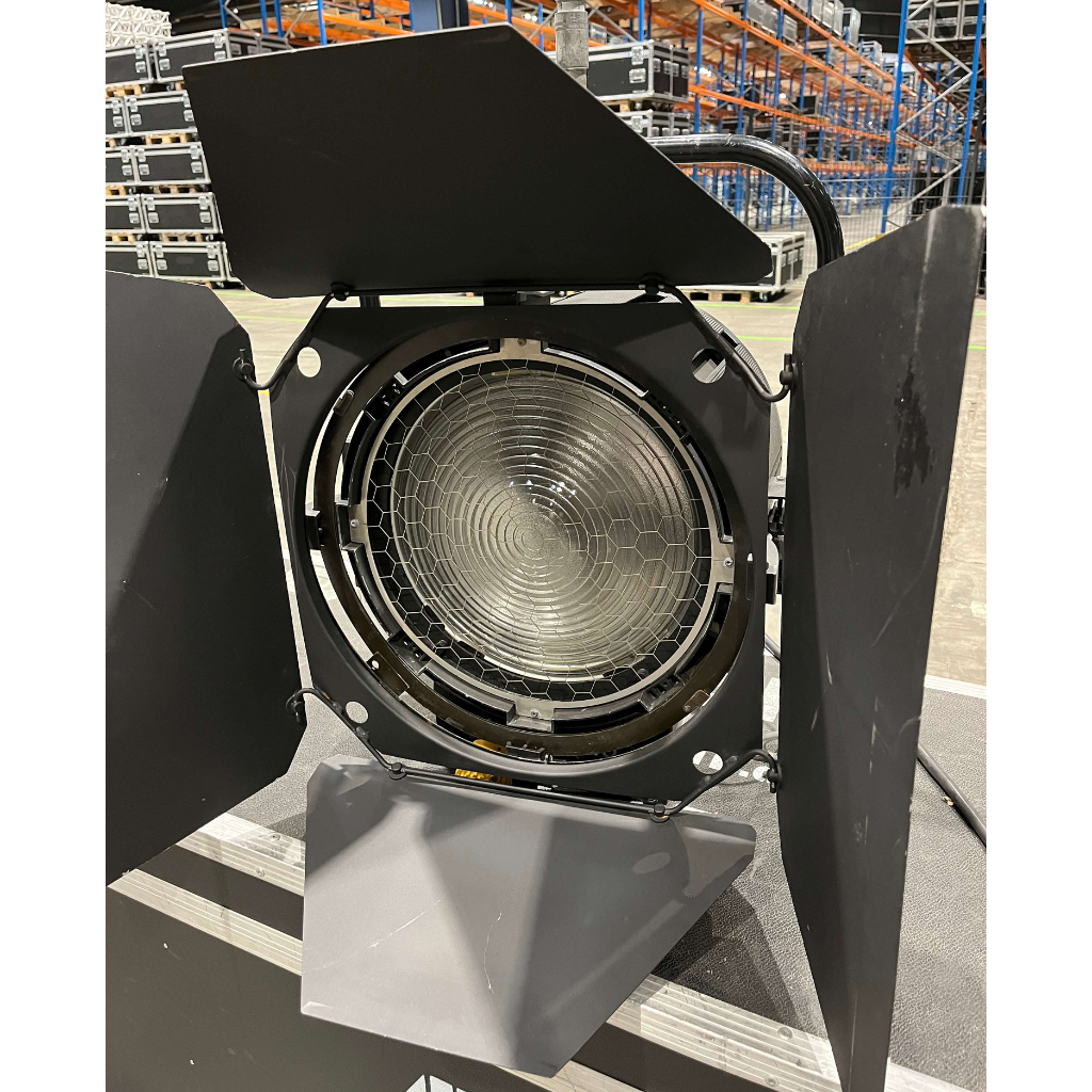 ARRI TrueBlue ST5 Lighting Fixture