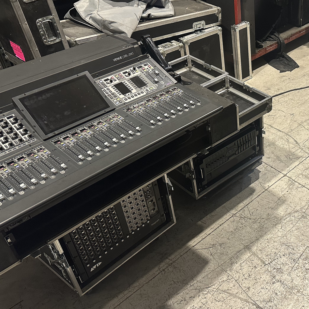 Avid-Digidesign S6L-24C Package