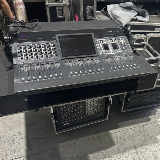 Avid-Digidesign S6L-24C Package