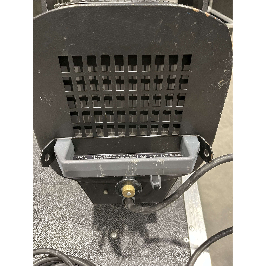 Robert Juliat 713 SX2 29-50° 2 KW Zoom Profile