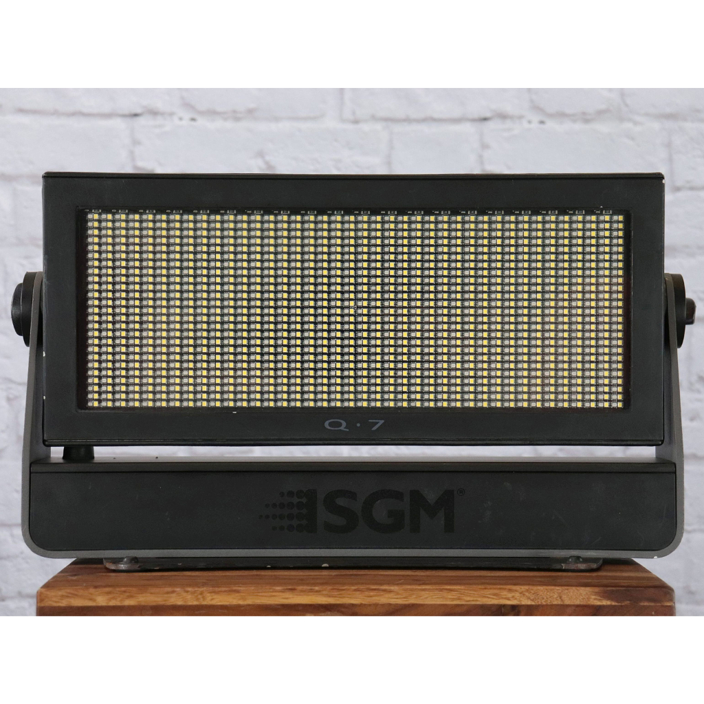 SGM Q-7 RGBW Outdoor LED Flood 110° Lighting Fixture