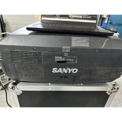 Sanyo PLC-XF46E Projector