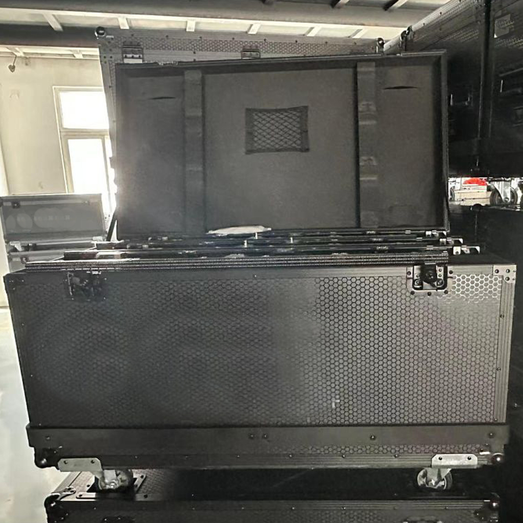 Dicolor UT-390 Series Outdoor P3.91x7.8 mm Transparent LED screens