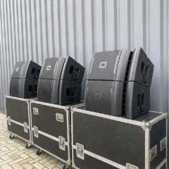 JBL VRX932LA Line Array speaker