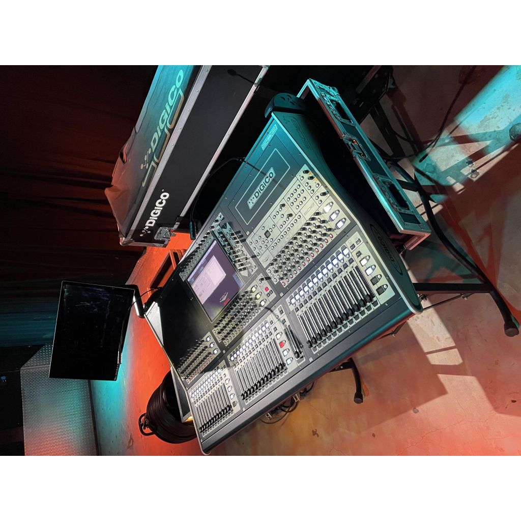 Digico SD8 Titanium, Waves, D2 Rack and 65M multi Package