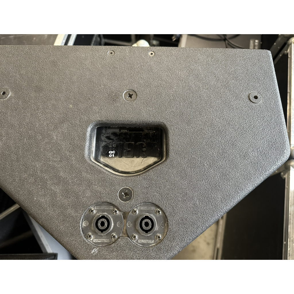 JBL VTX F15 Loudspeakers