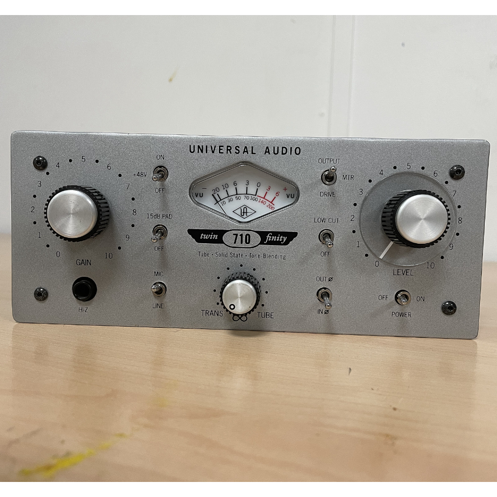 Universal Audio 710 Twin-Finity Hybrid Microphone Preamp