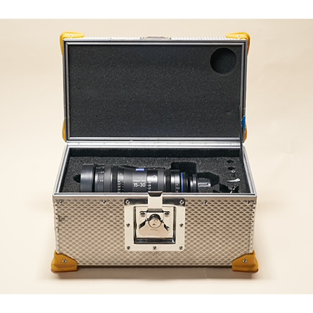 Zeiss Cinema Zoom 15-30mm T2.9 cf:1'10" PL Mount Lens