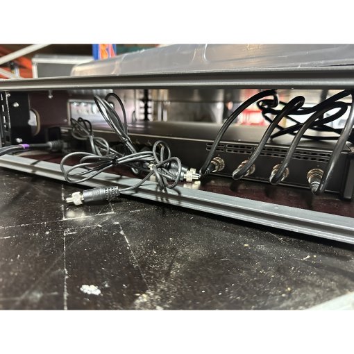 Shure PA421 Antenna Combiner