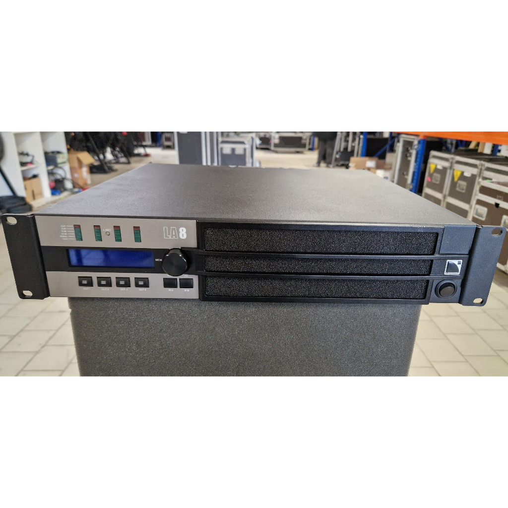 L-Acoustics LA8 R3 with AES/EBU Slot