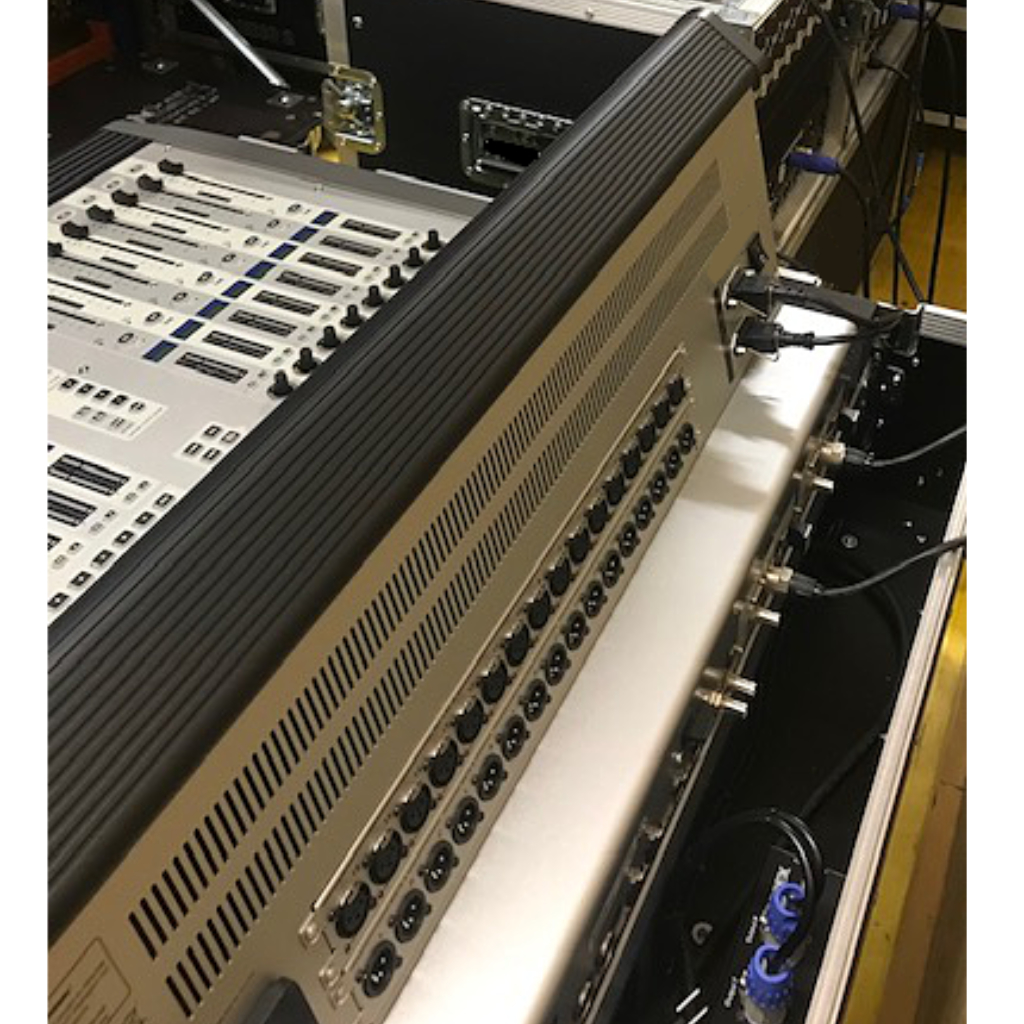 Soundcraft VI1000 Mixing Console