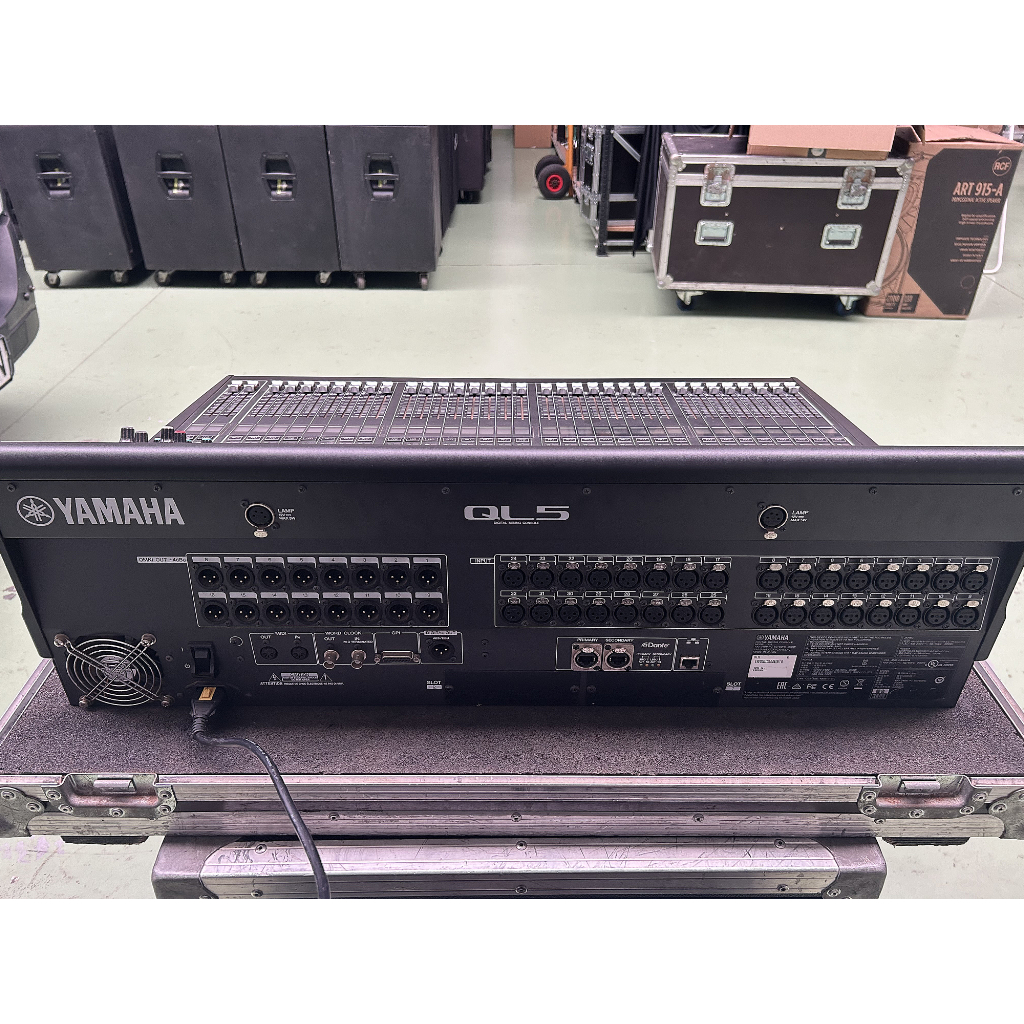 Yamaha QL5 Digital Mixing Console