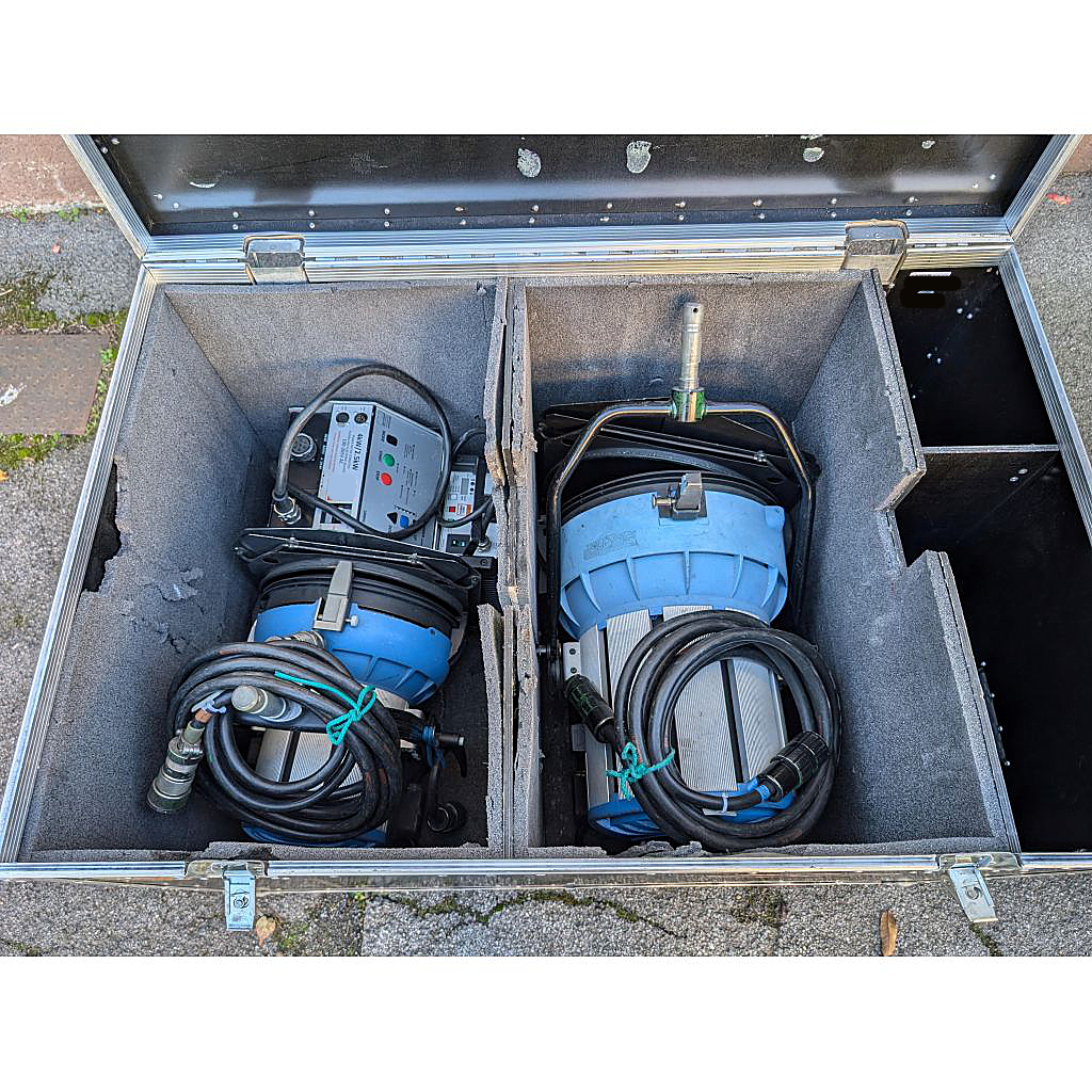 Arri M18 and Arri M40 Lighting Fixture