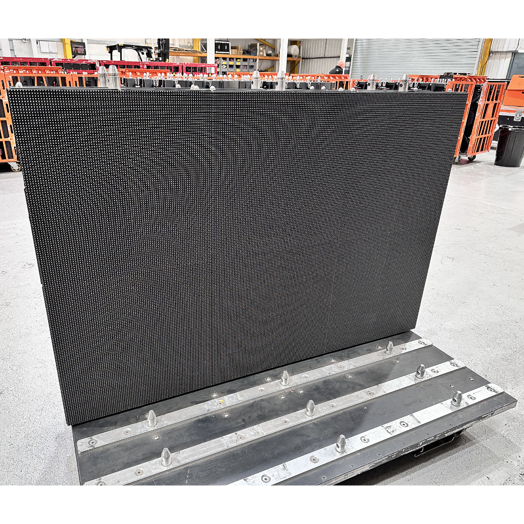 Infiled ER5 (On Brompton) LED Wall