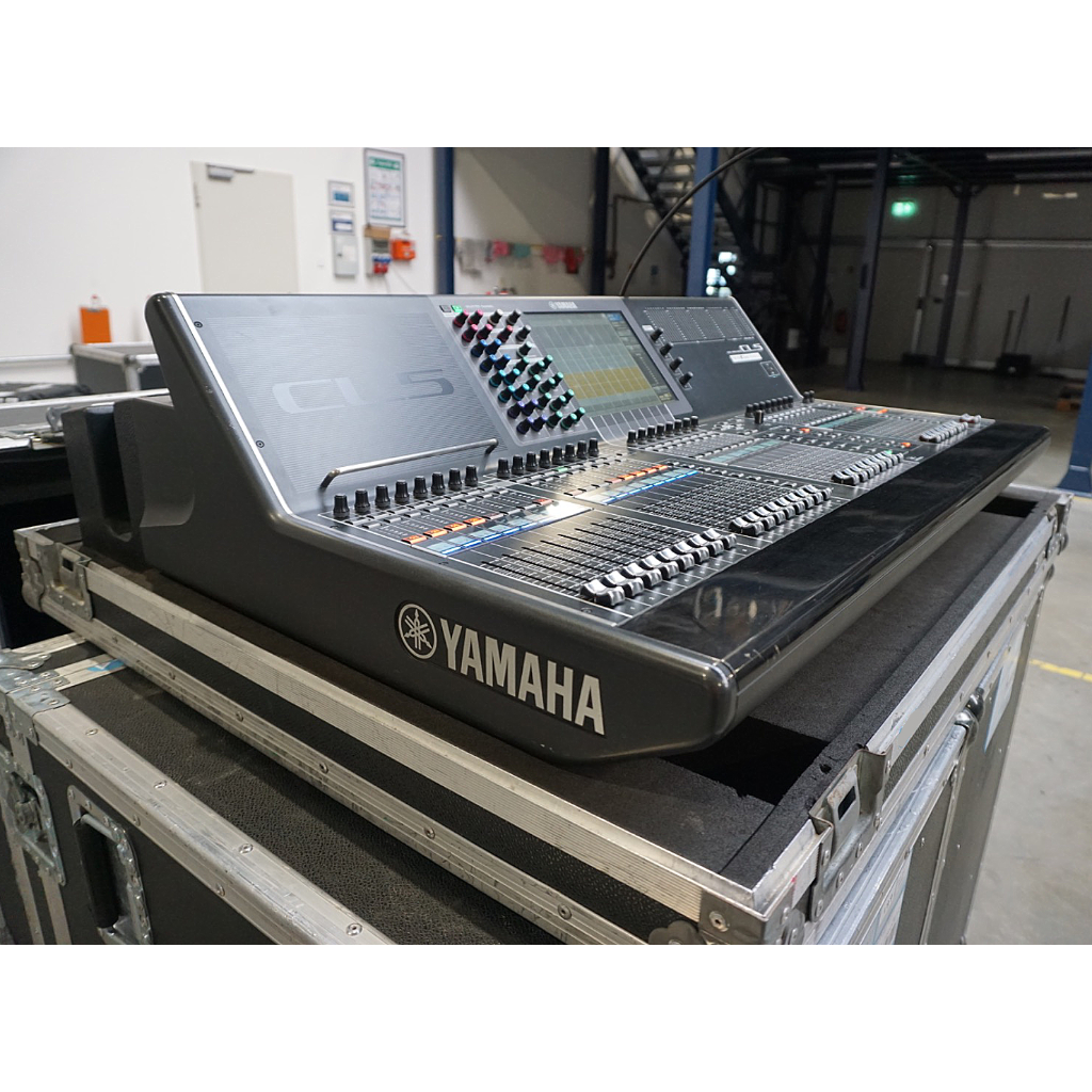 Yamaha CL5 Digital Mixing Console