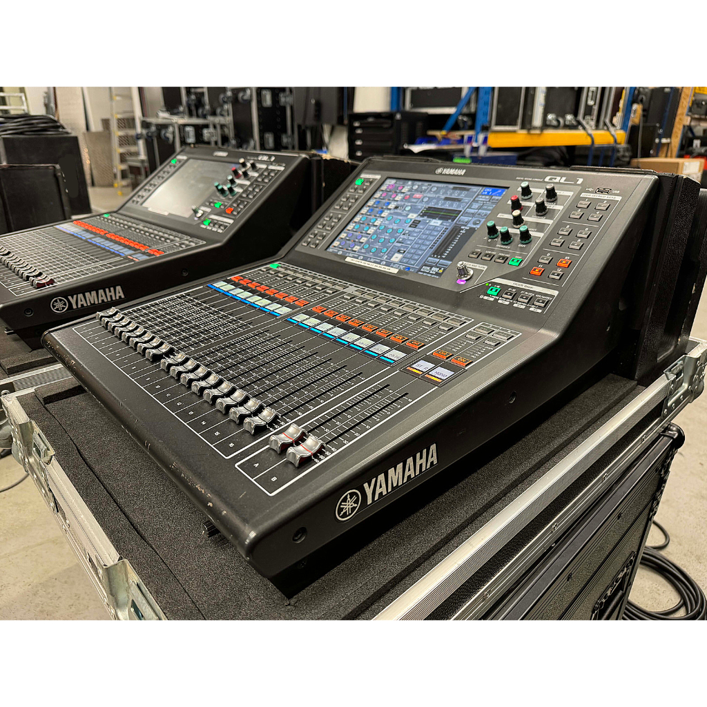 Yamaha QL1 Digital Mixing Console and RIO-D Package
