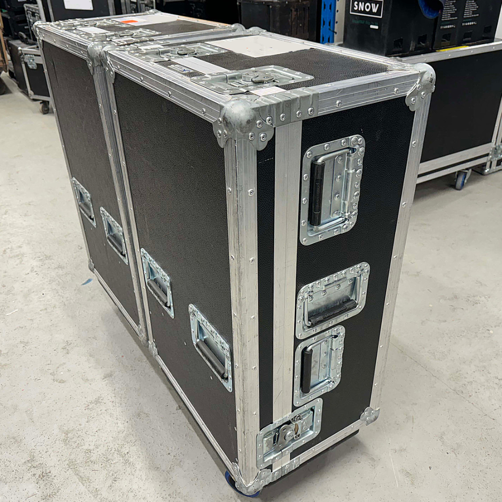 Yamaha QL1 Digital Mixing Console and RIO-D Package