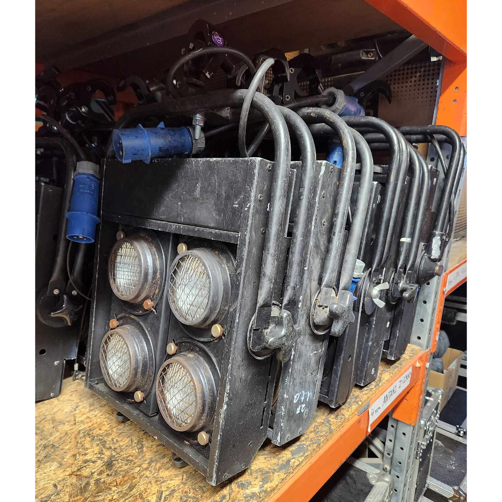 DTS 4-Lite Blinder Lighting Fixture