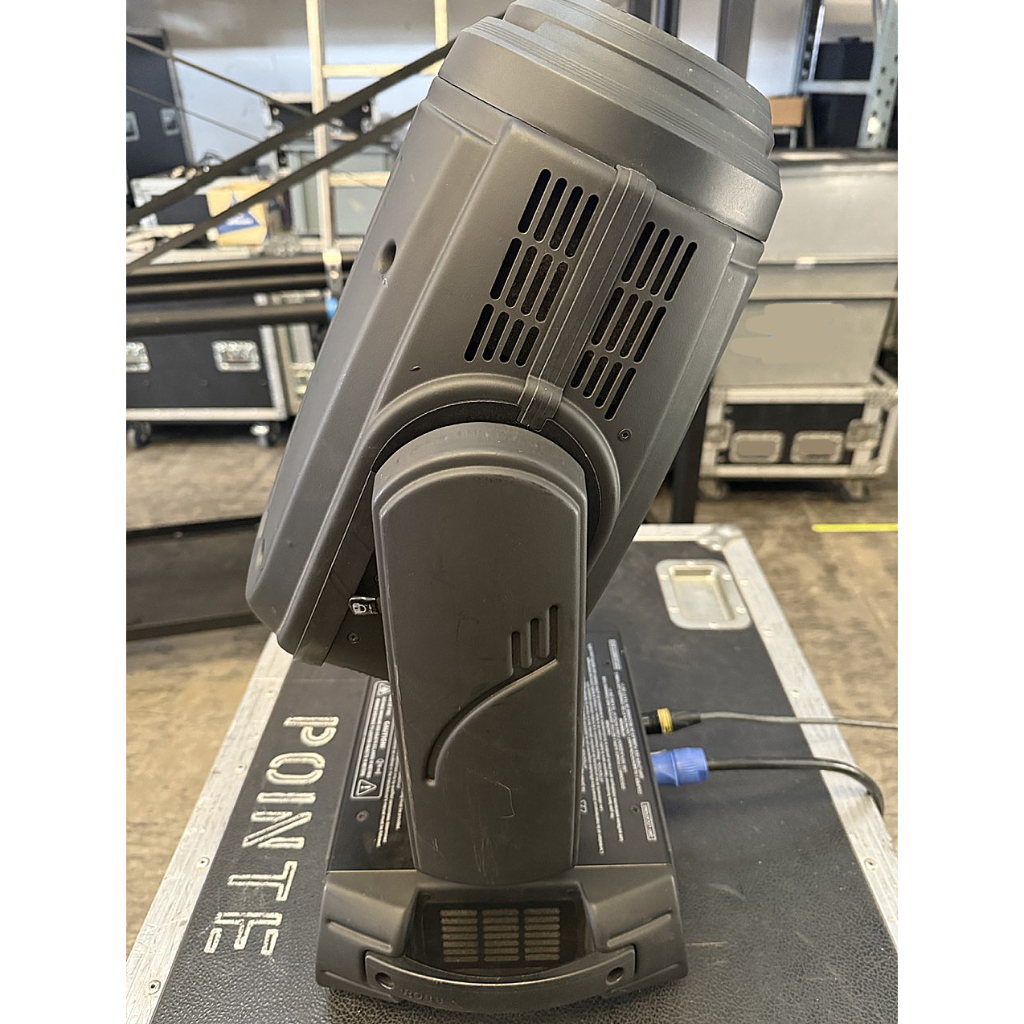 Robe Pointe Lighting Fixture