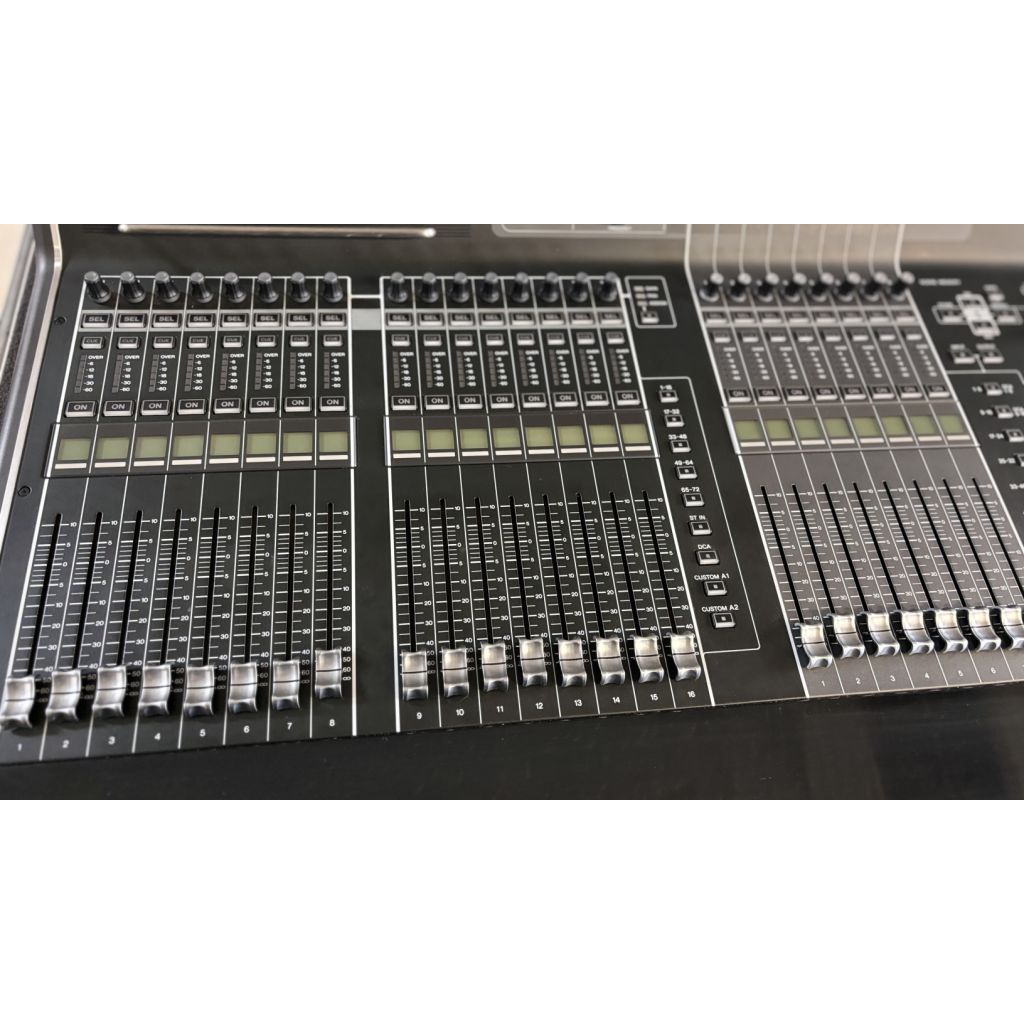 Yamaha CL5 Digital Mixing Consoles in great condition, from 2020