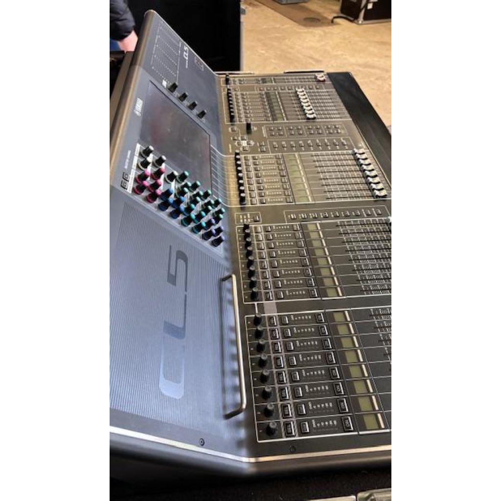Yamaha CL5 Digital Mixing Consoles in great condition, from 2020
