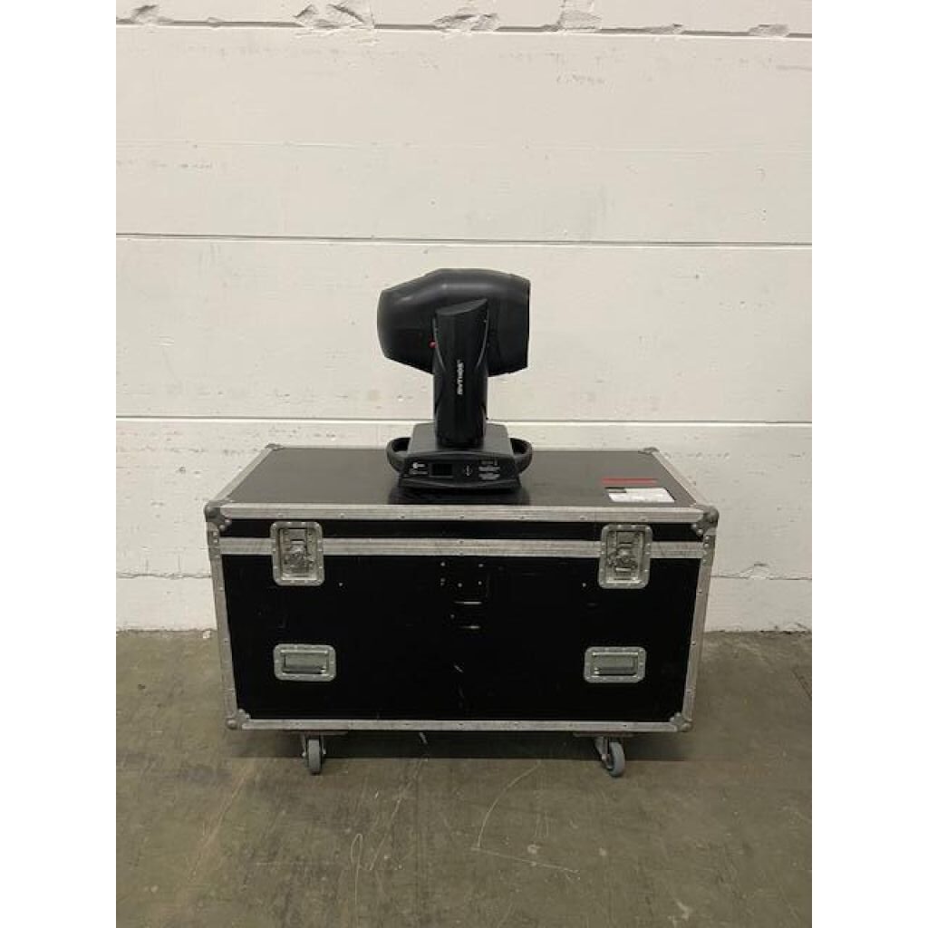 Clay Paky Mythos 2 with flight case in Good Condition - Supplied in dual flightcases