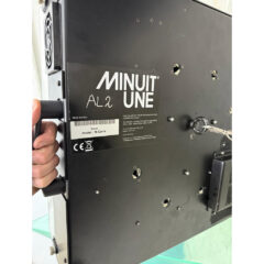 Minuit Une IVL Carre multi-directional, immersive, wide-covering area fixture