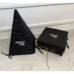 Minuit Une IVL Carre multi-directional, immersive, wide-covering area fixture