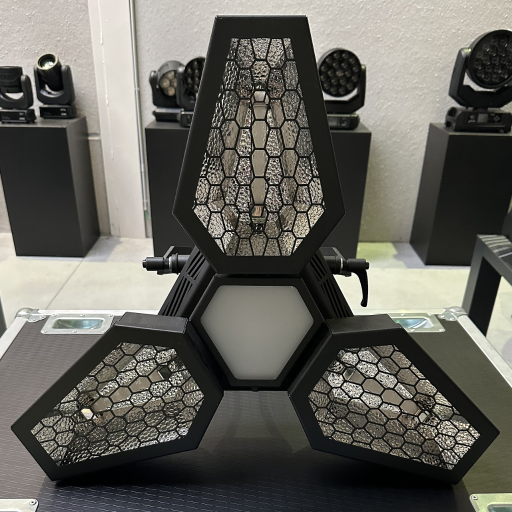 Portman Mantis Lighting Fixture