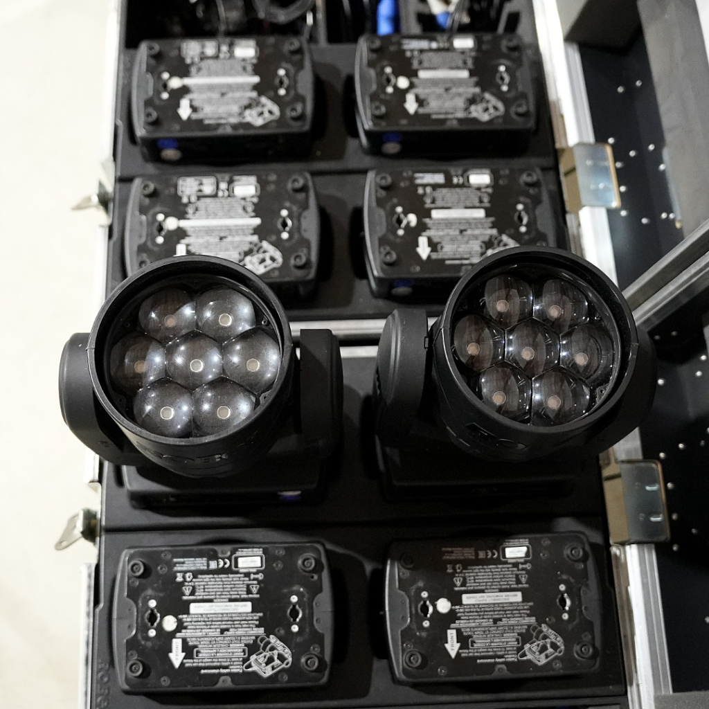 Robe LED Beam 150 set-7