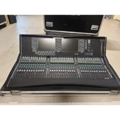 Allen & Heath Dlive S7000 Mixer front