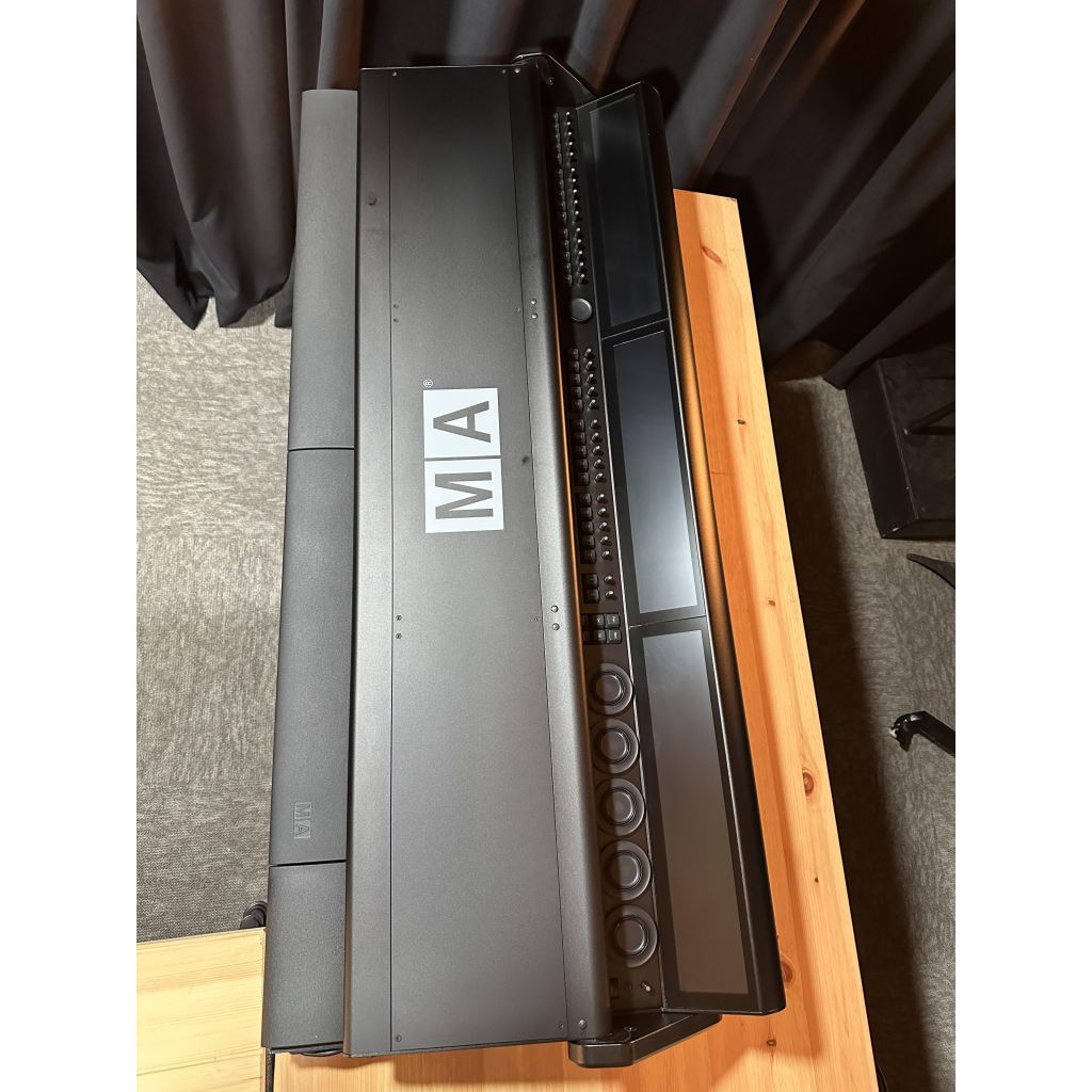 GrandMA 3 Full size - Inc flightcase - Good Condition