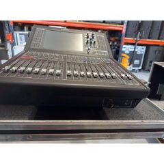 Yamaha QL1 Digital Mixing Console