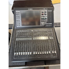 Yamaha QL1 Digital Mixing Console