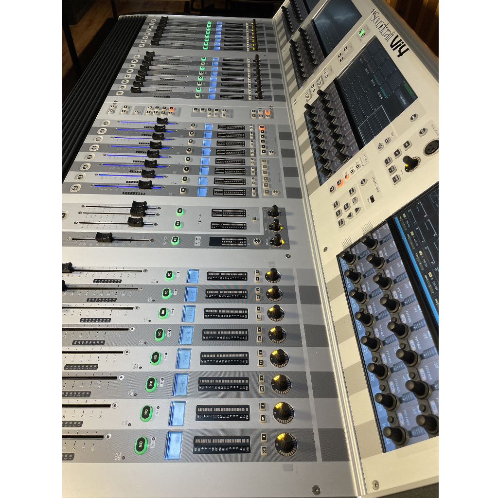 Soundcraft VI400 System