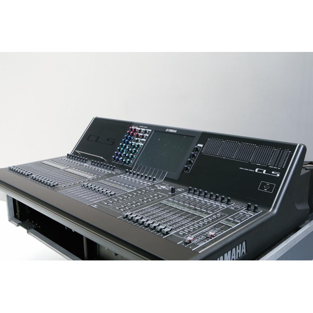 Yamaha CL-5 mixing surface