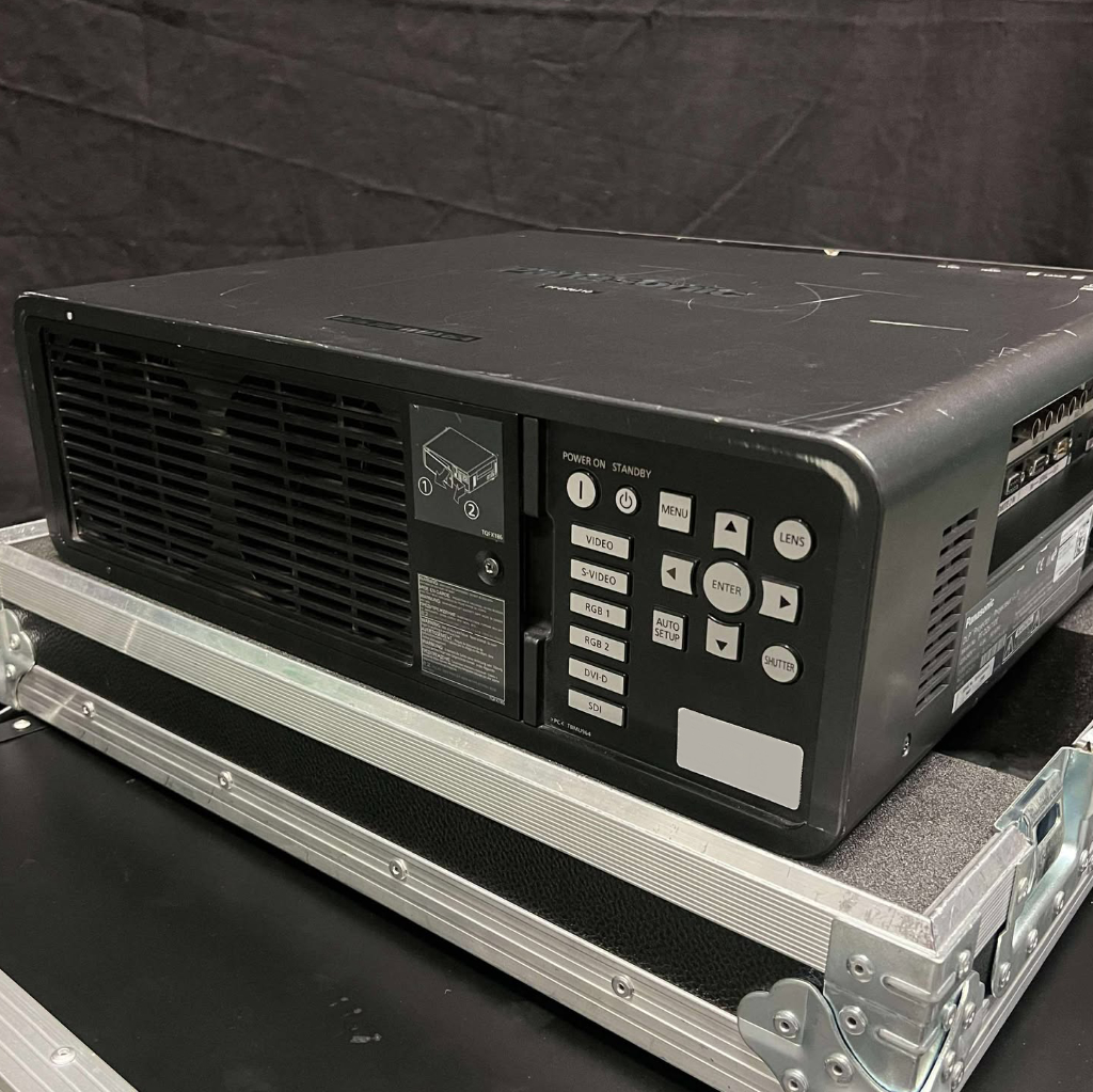 Panasonic PT-DZ6710-3