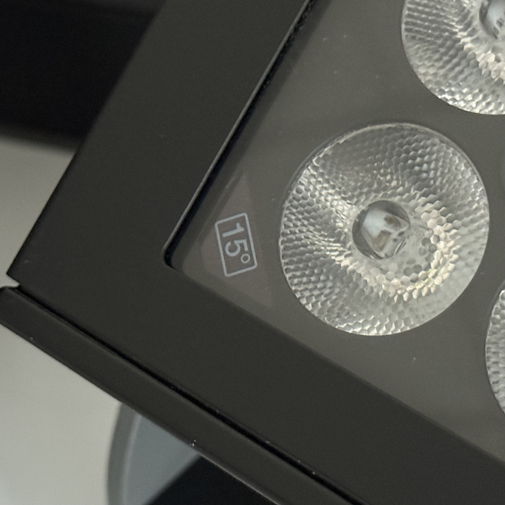 SGM P-2 RGBW LED Wash Light 15° Package