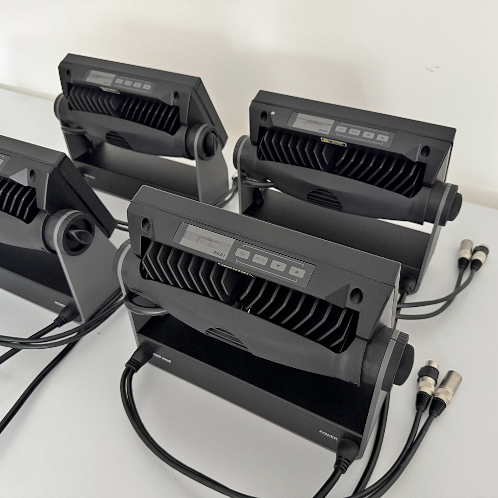 SGM P-2 RGBW LED Wash Light 15° Package