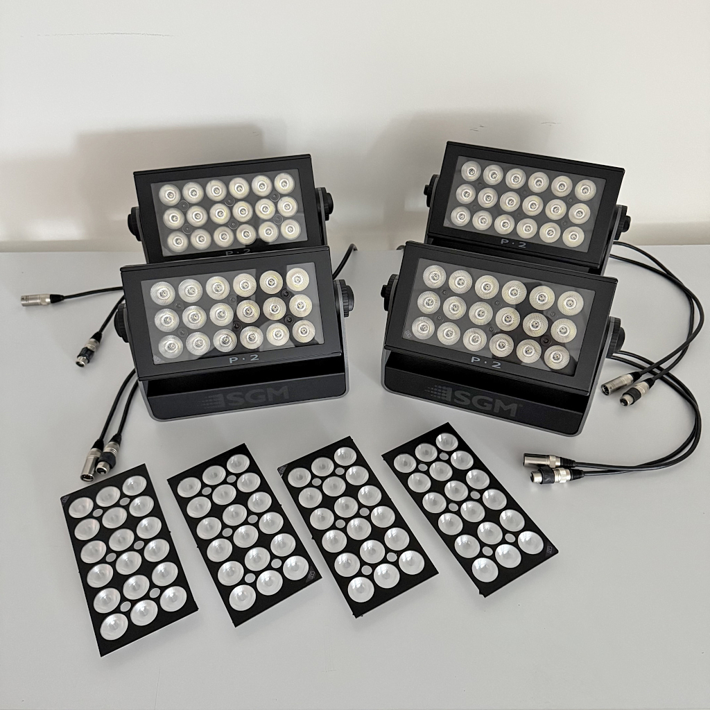 SGM P-2 RGBW LED Wash Light 15° Package