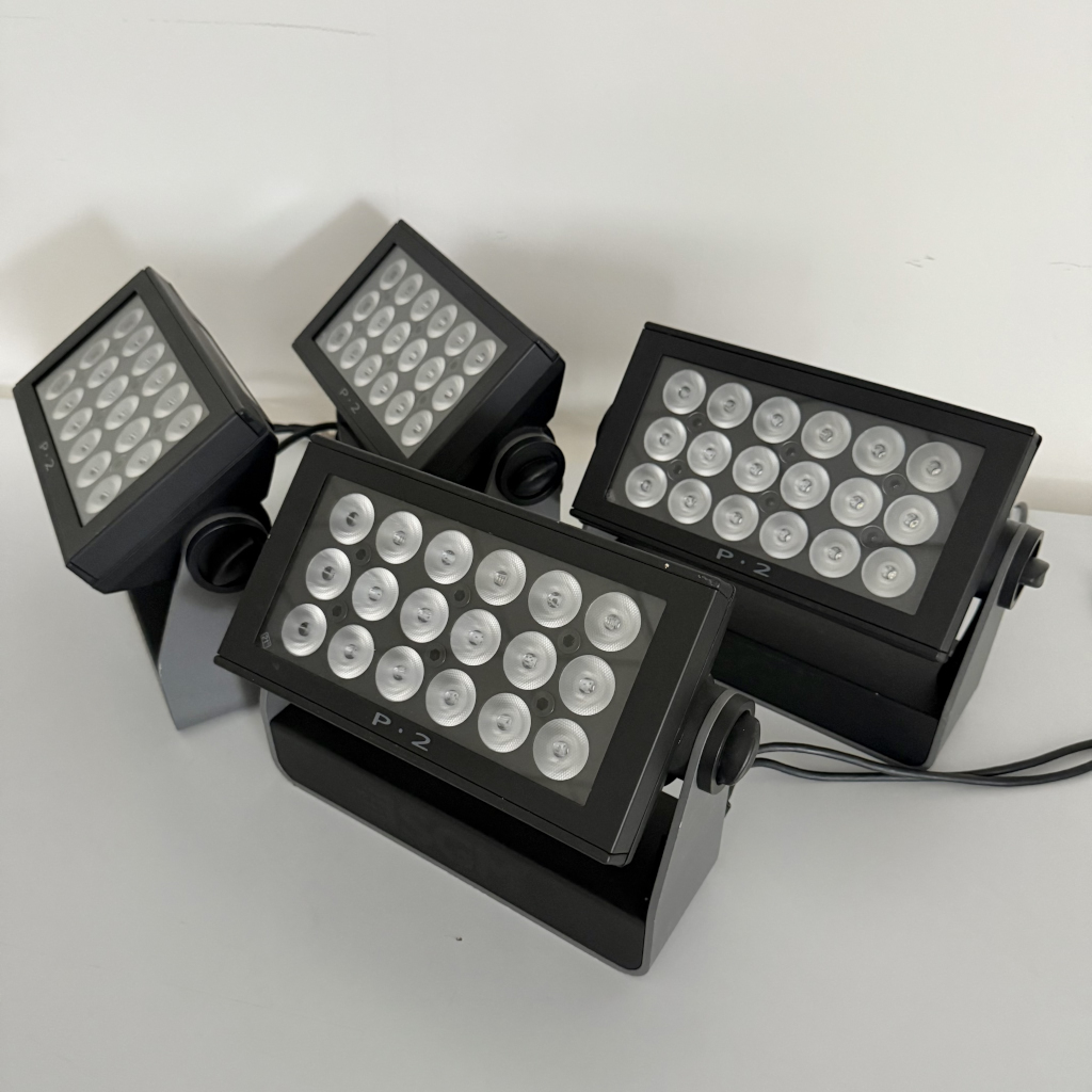 SGM P-2 RGBW LED Wash Light 23° Package