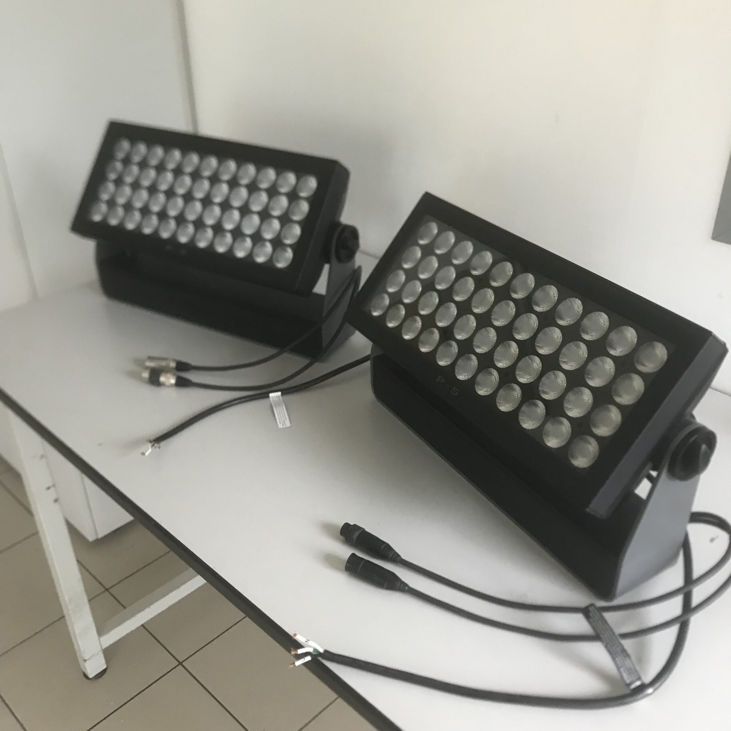 SGM P5 RGBW LED Wash Light 43° set
