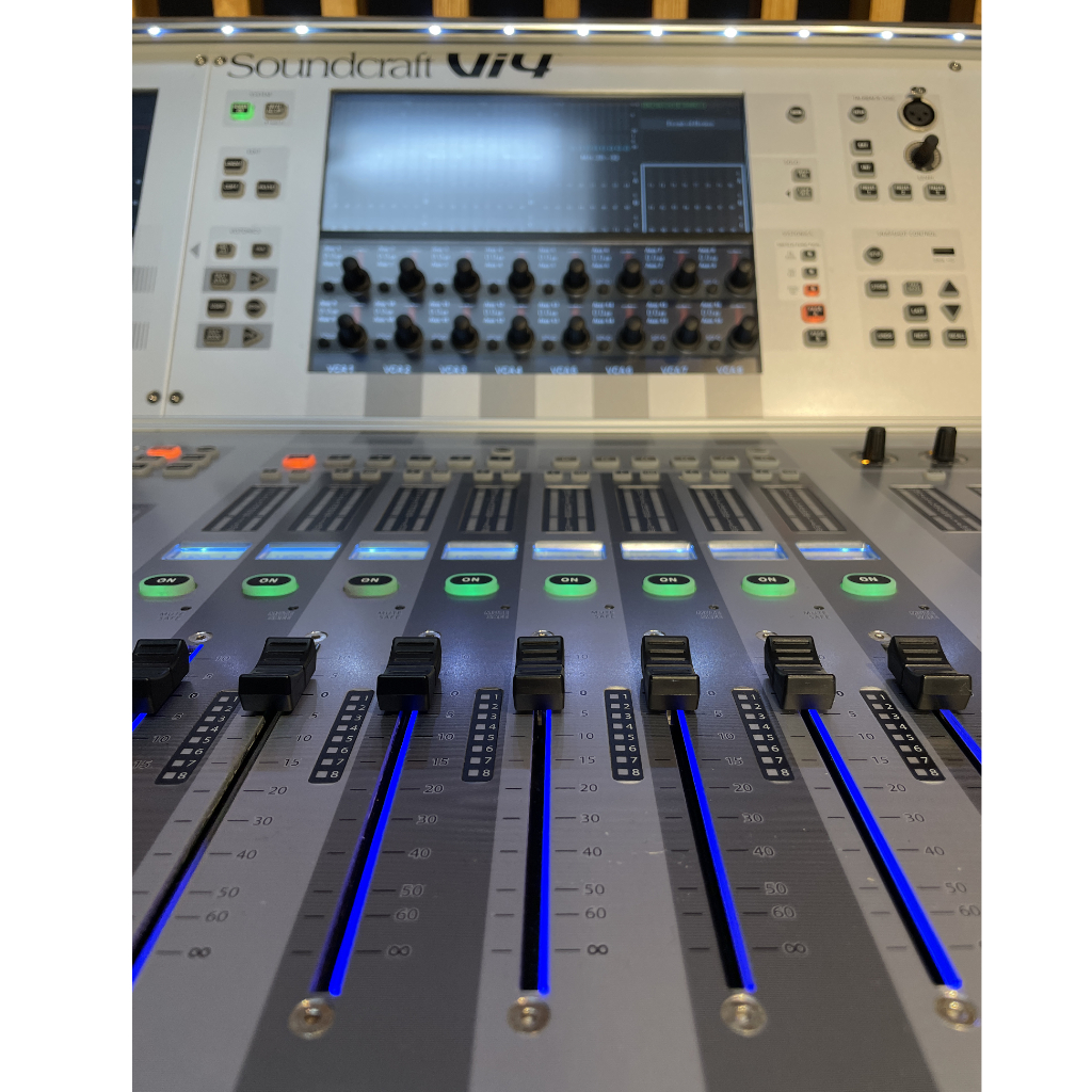 Soundcraft VI400 System