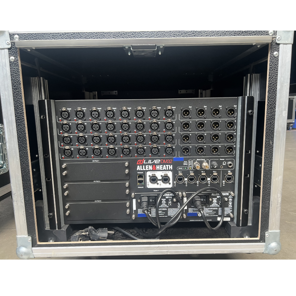 Used Allen & Heath S5000 and a DM32 Stagebox for sale