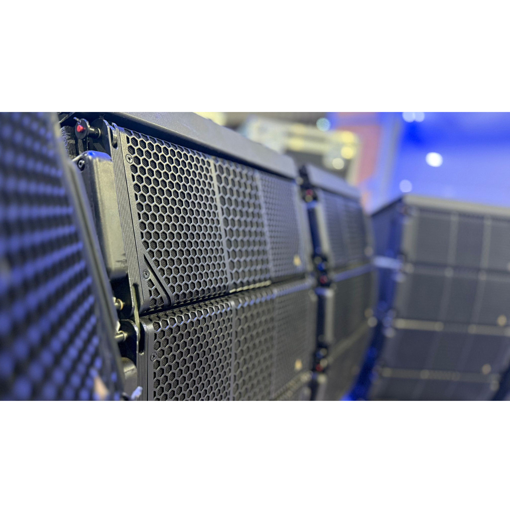 Adamson CS7 System