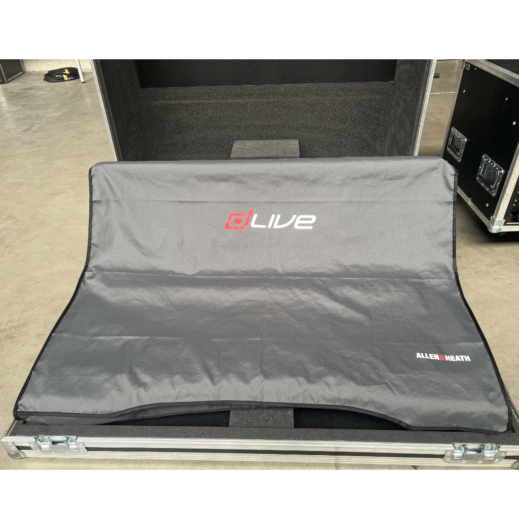 Used Allen & Heath S5000 and a DM32 Stagebox for sale