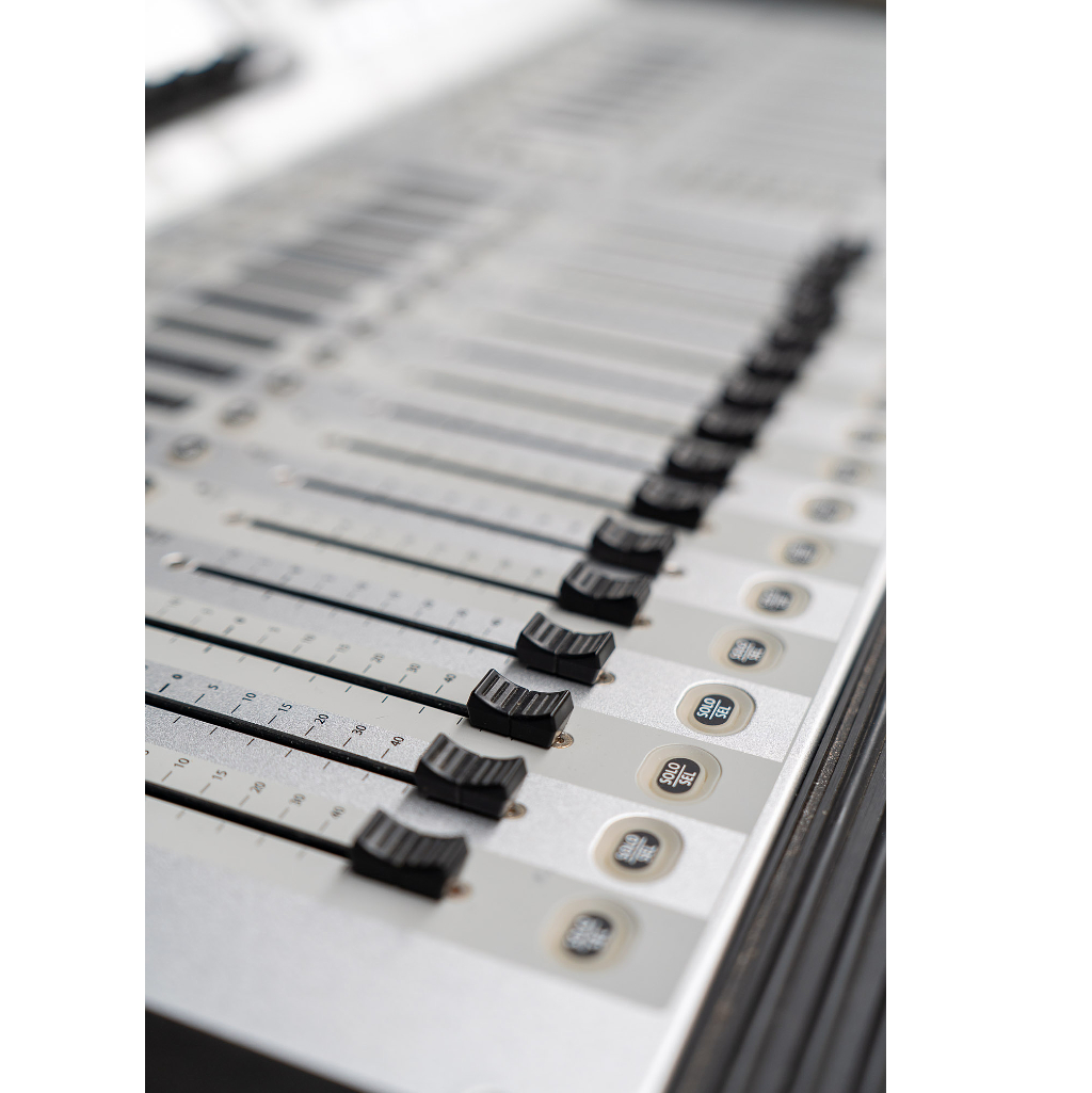 Used Soundcraft V1 for sale