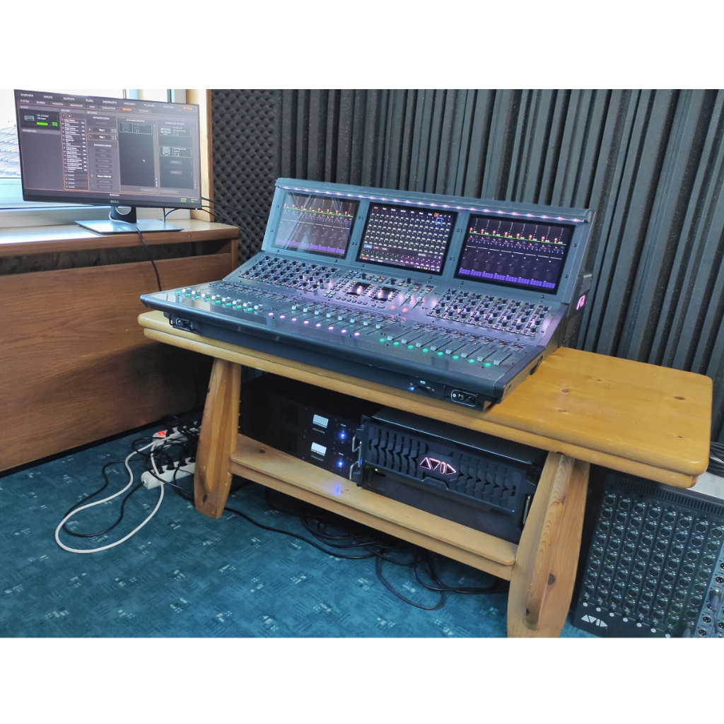 Used AVID VENUE S6L Package for sale
