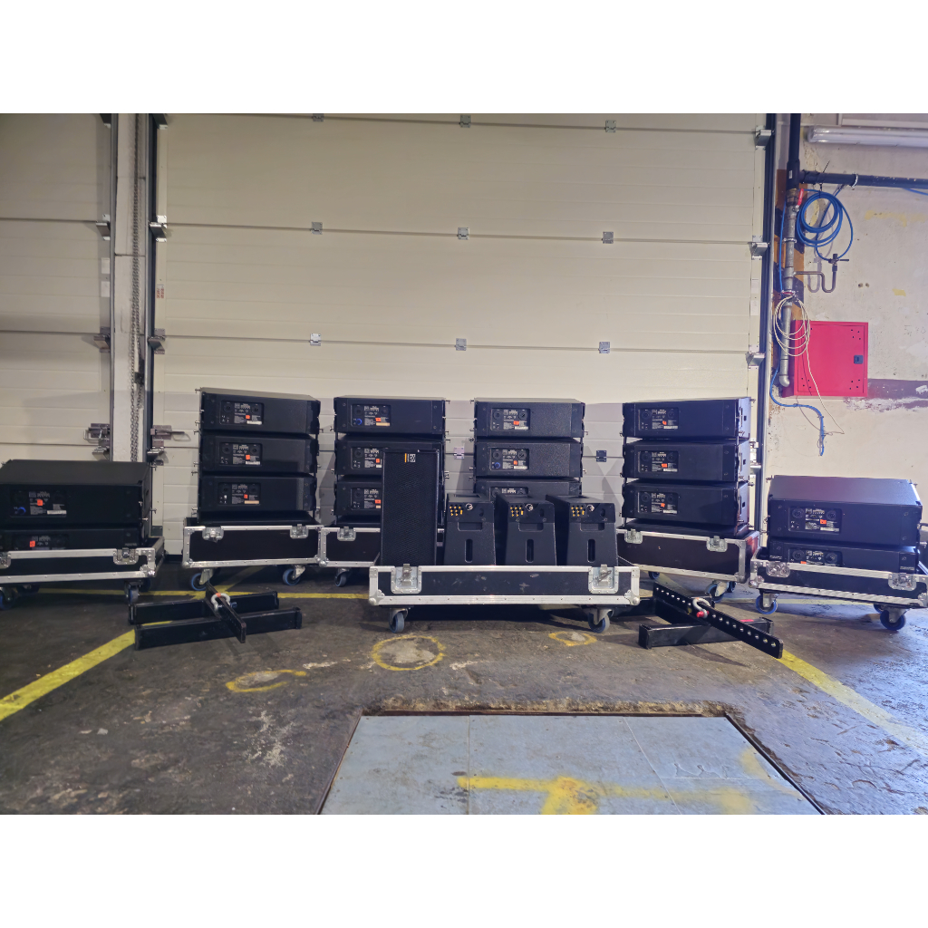 Used Martin Audio W8LM speaker Package for sale